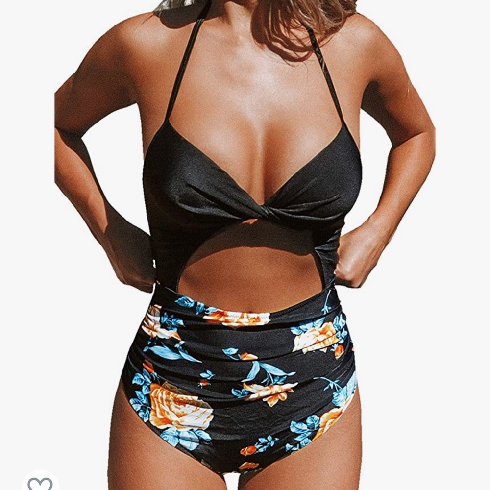 NWT CUPSHE Women's One Piece Swimsuit Cutout Halter Lace Up Twist Bathing Suit